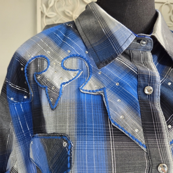 Wrangler Rock 47 Blue and Black Plaid Womans Shirt With Glitter Buttons Size XXL - Picture 2 of 5